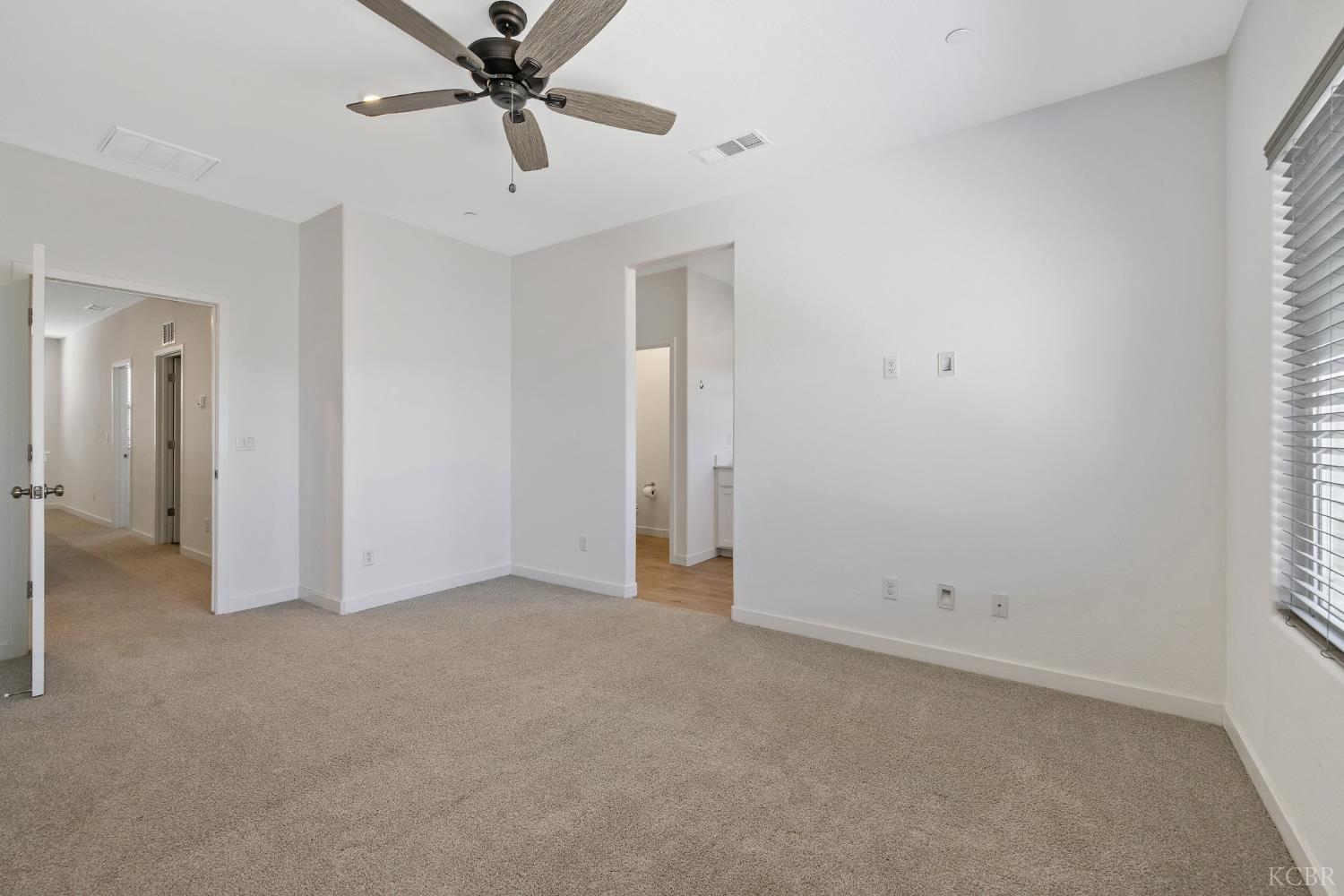 1754 N Aster Lake Rd, Hanford, CA 93230