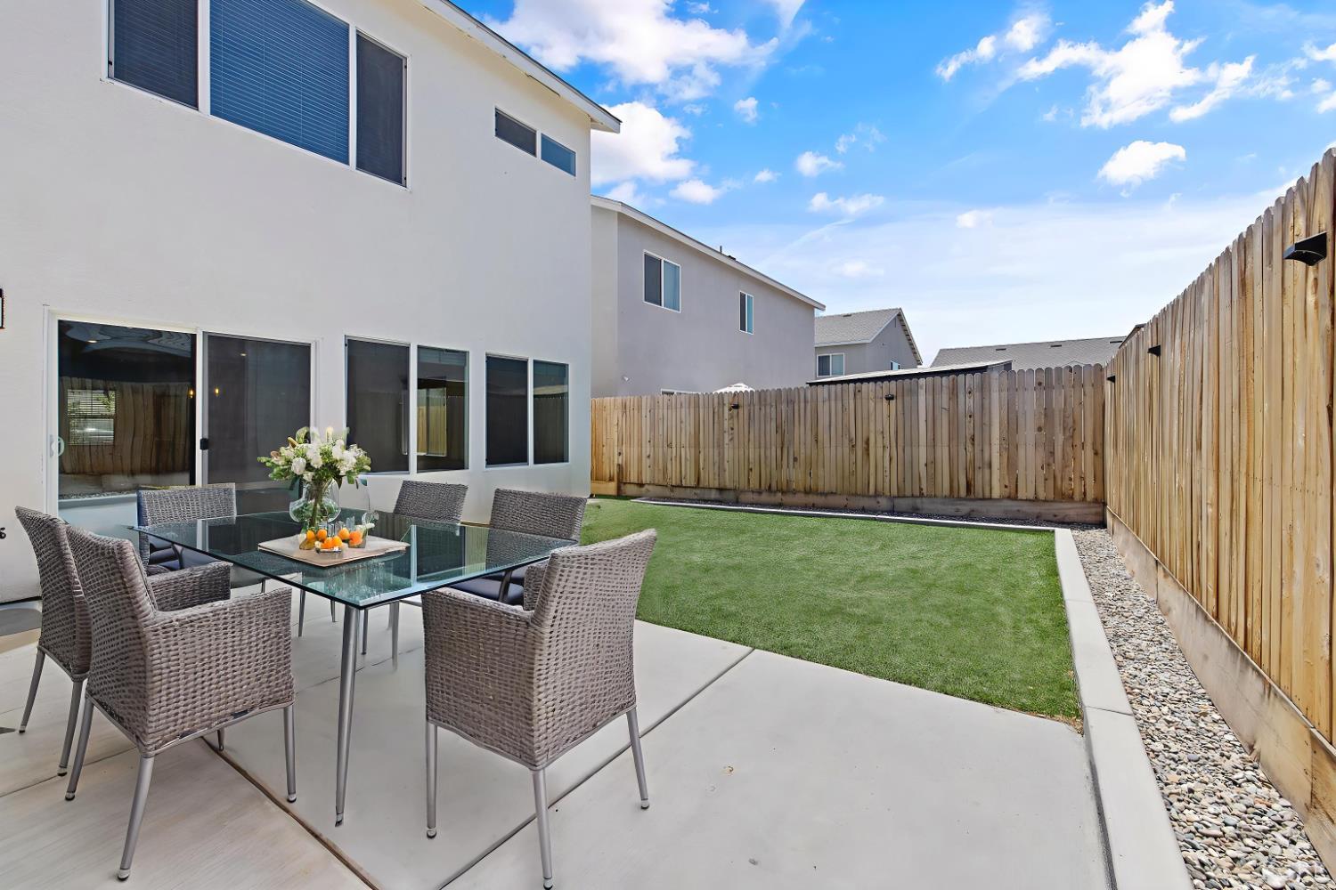 1754 N Aster Lake Rd, Hanford, CA 93230