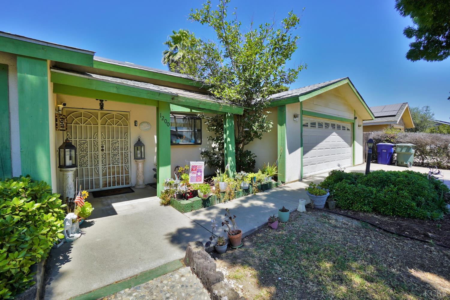 1200 Oxford Way, Hanford, CA 93230