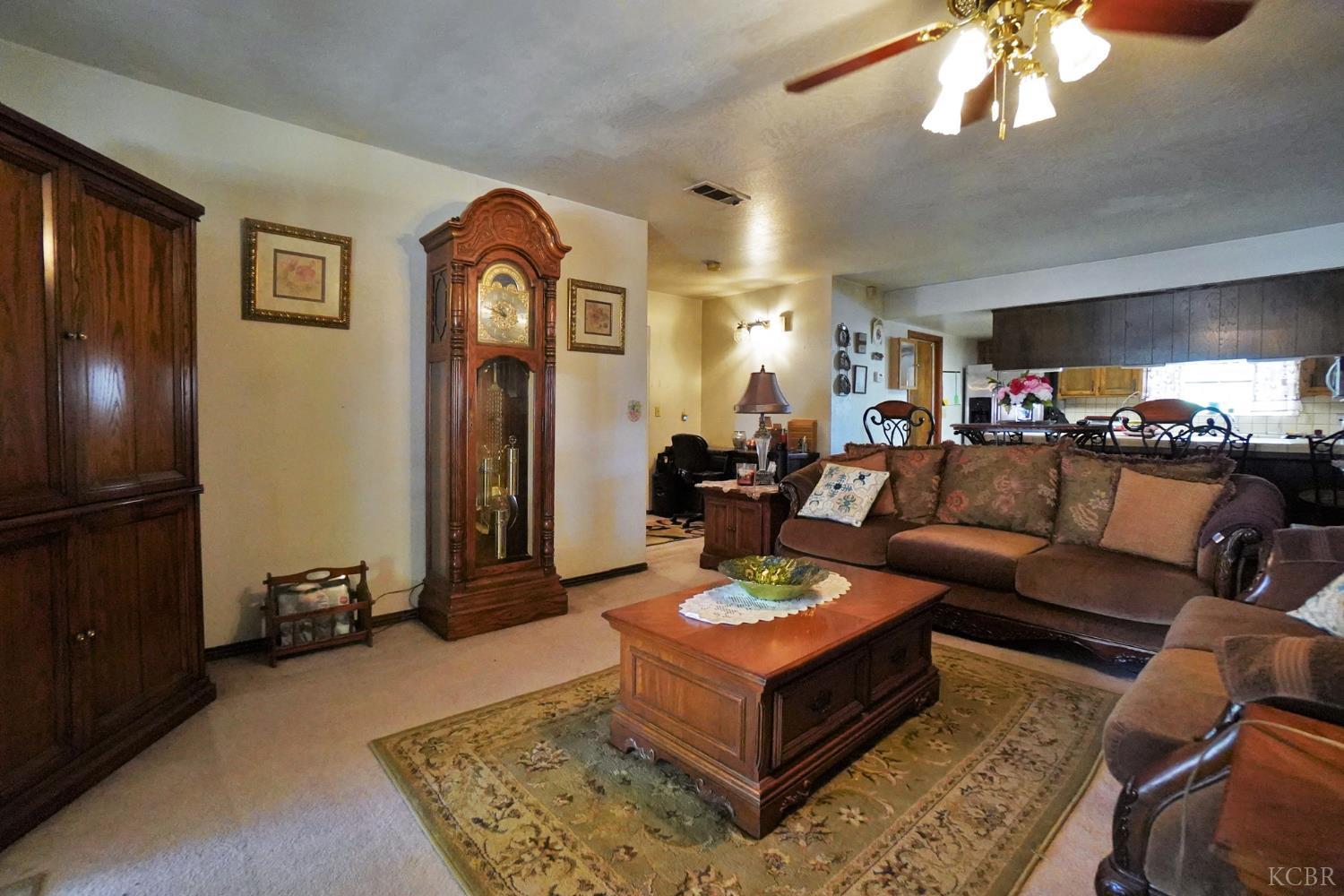 1200 Oxford Way, Hanford, CA 93230