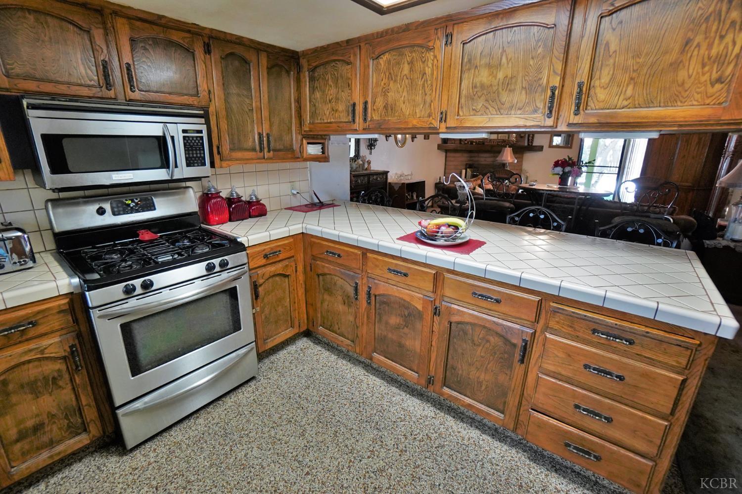 1200 Oxford Way, Hanford, CA 93230