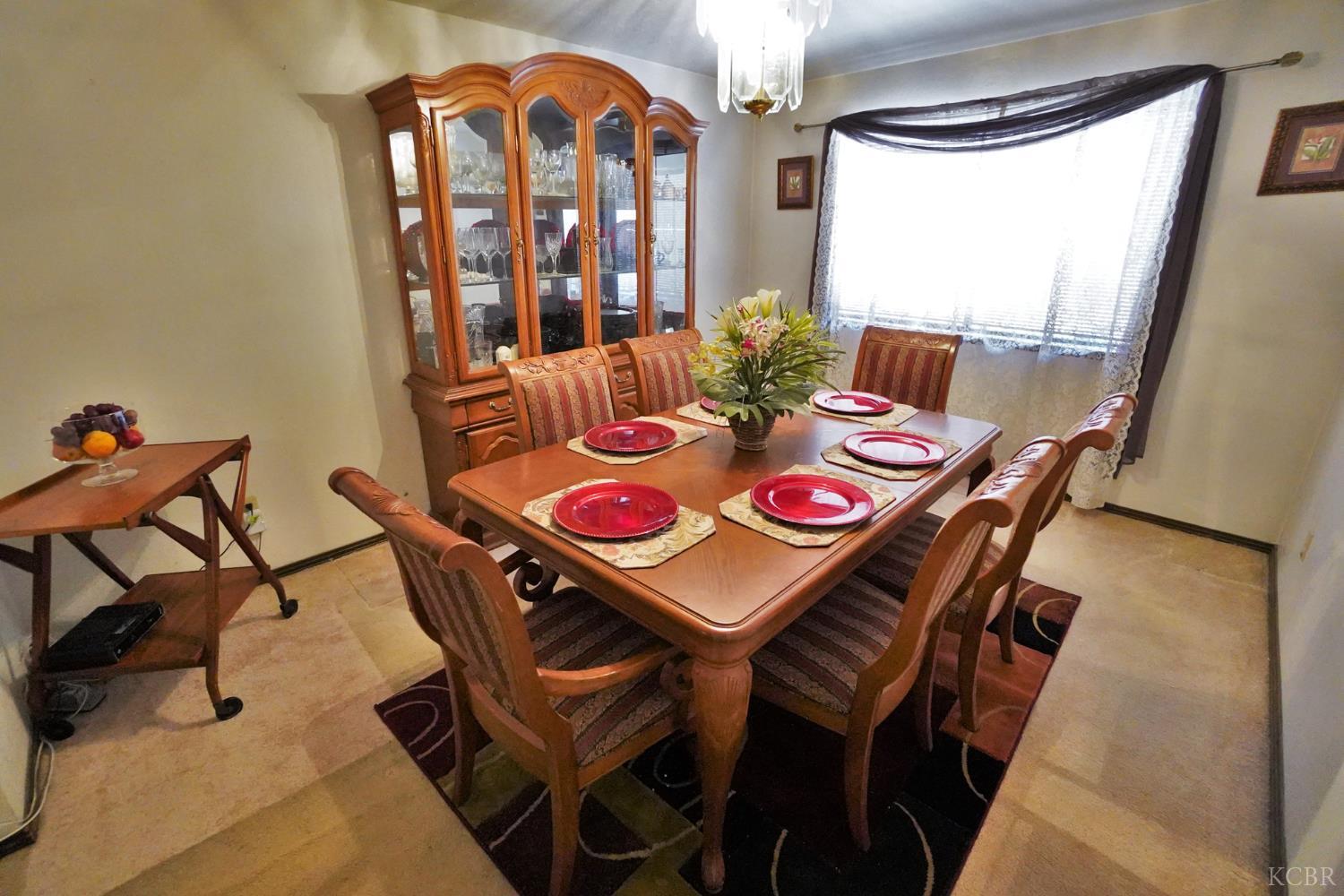 1200 Oxford Way, Hanford, CA 93230