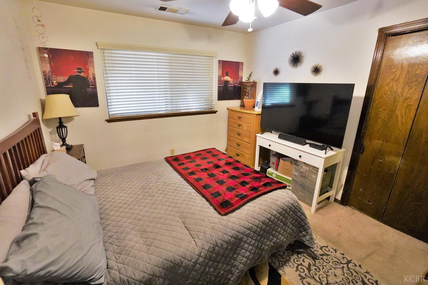 1200 Oxford Way, Hanford, CA 93230