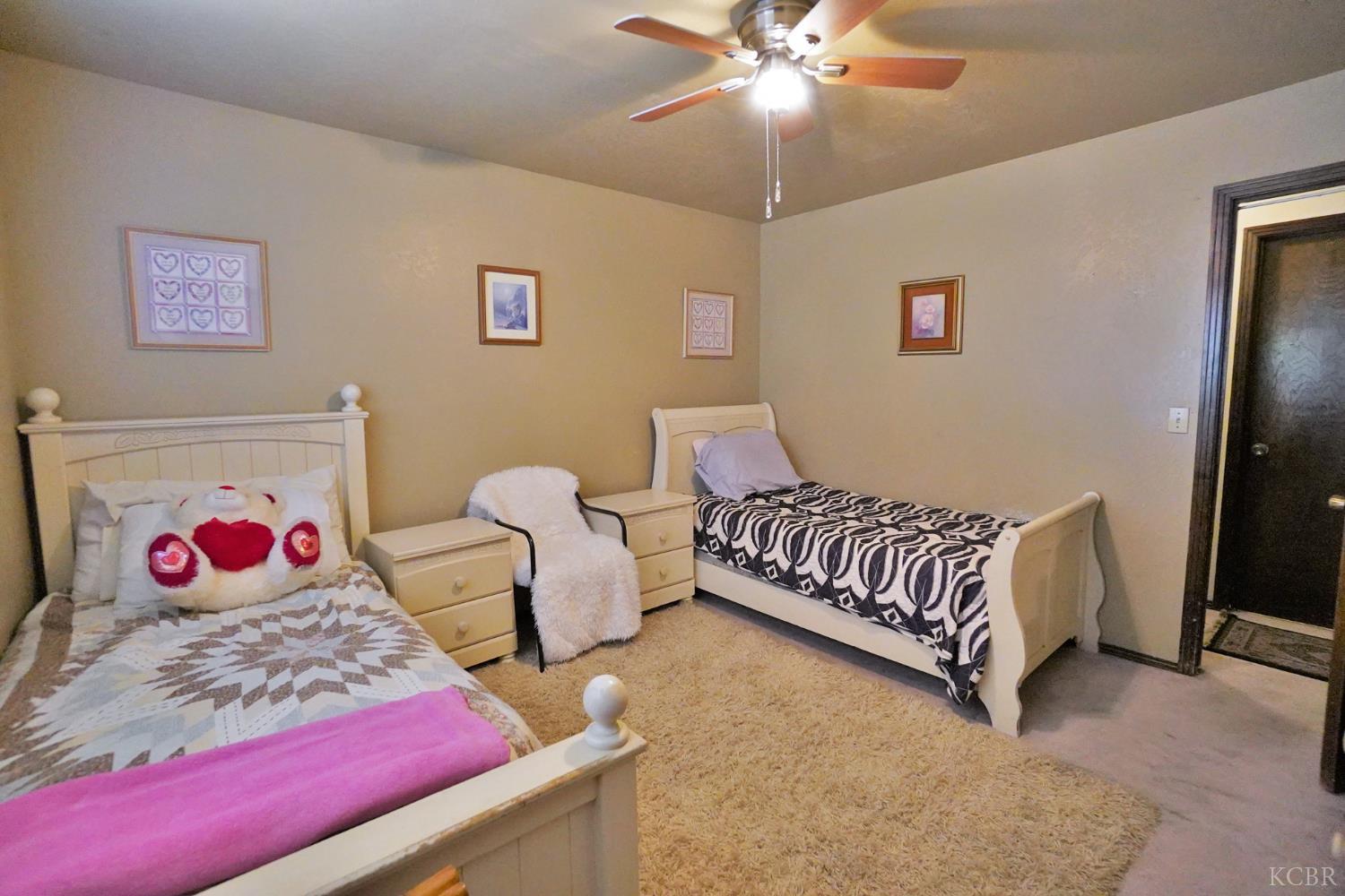 1200 Oxford Way, Hanford, CA 93230