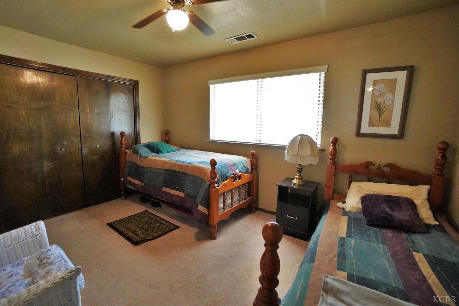 1200 Oxford Way, Hanford, CA 93230