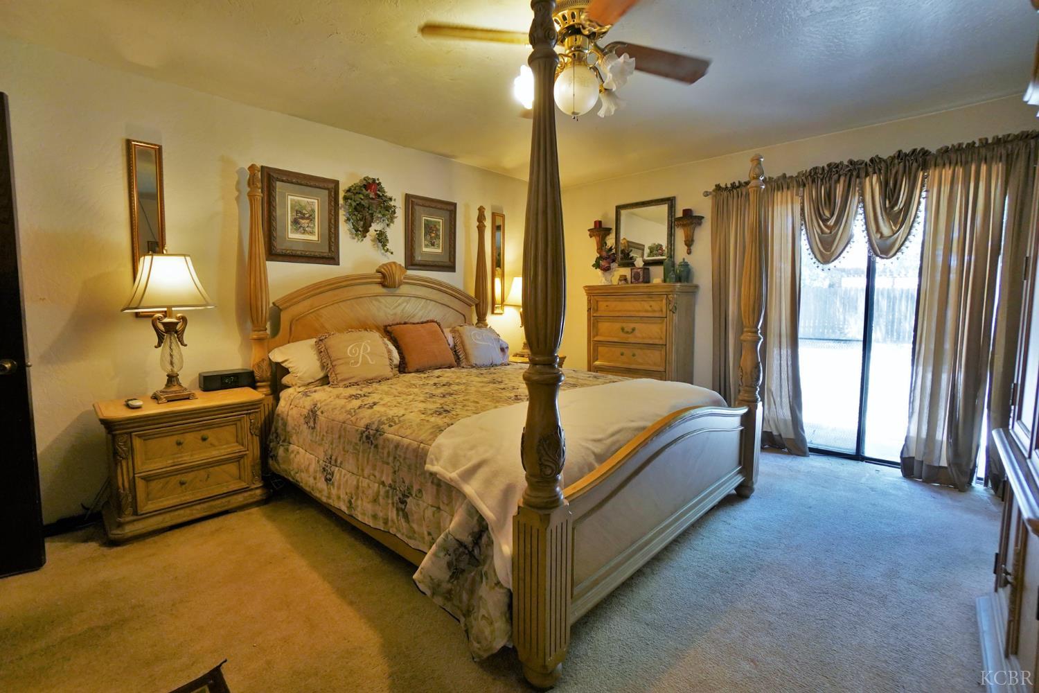 1200 Oxford Way, Hanford, CA 93230