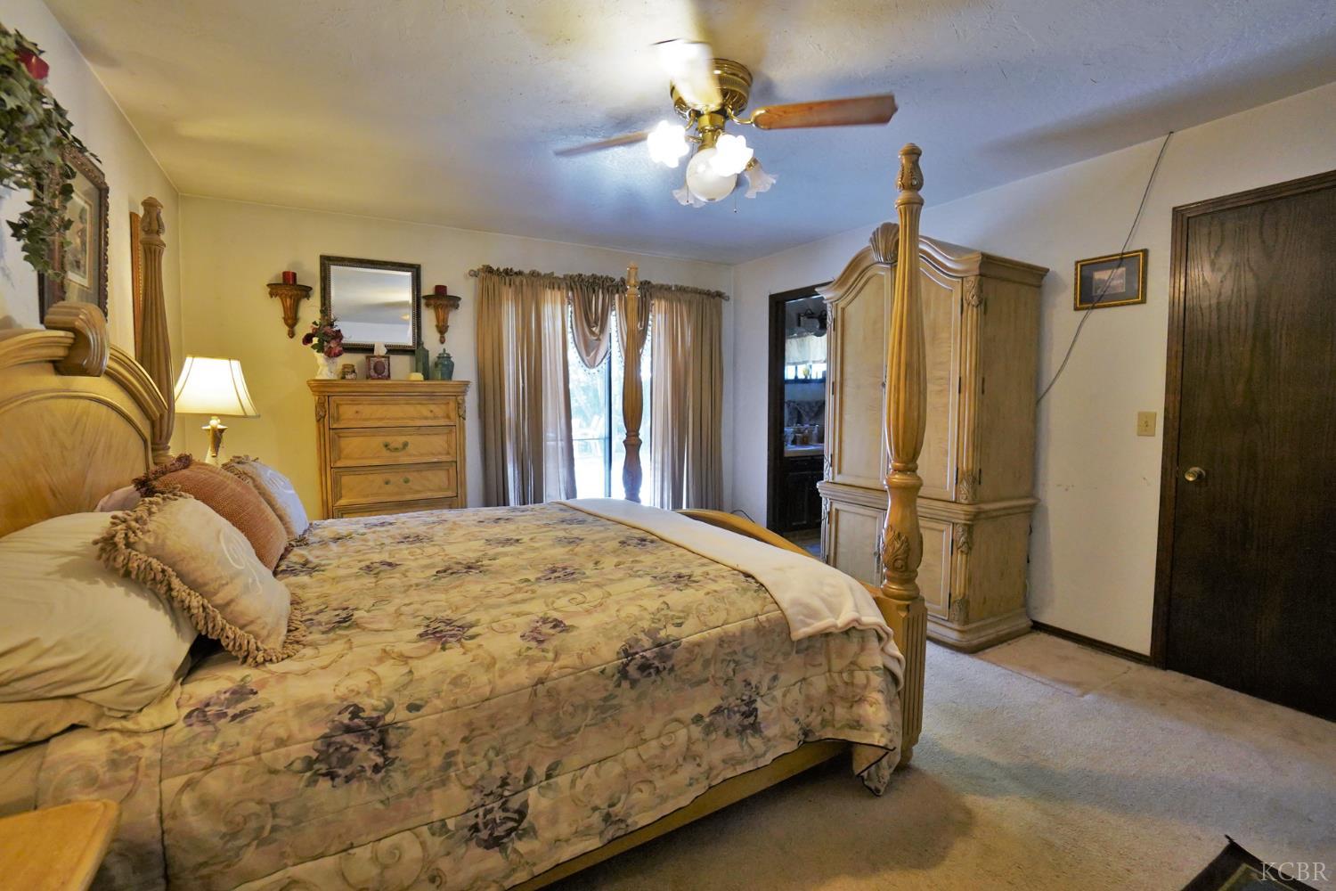 1200 Oxford Way, Hanford, CA 93230