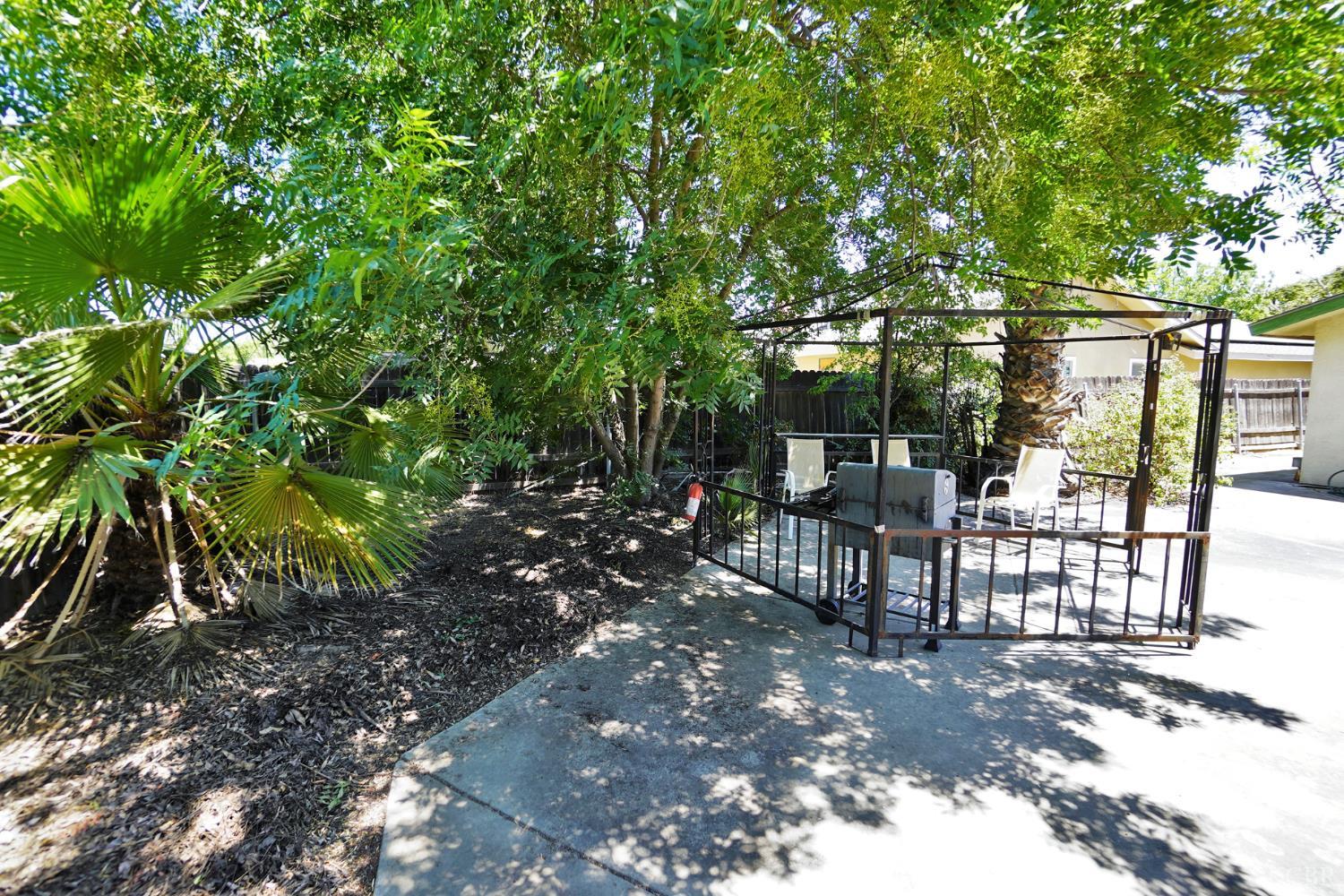 1200 Oxford Way, Hanford, CA 93230