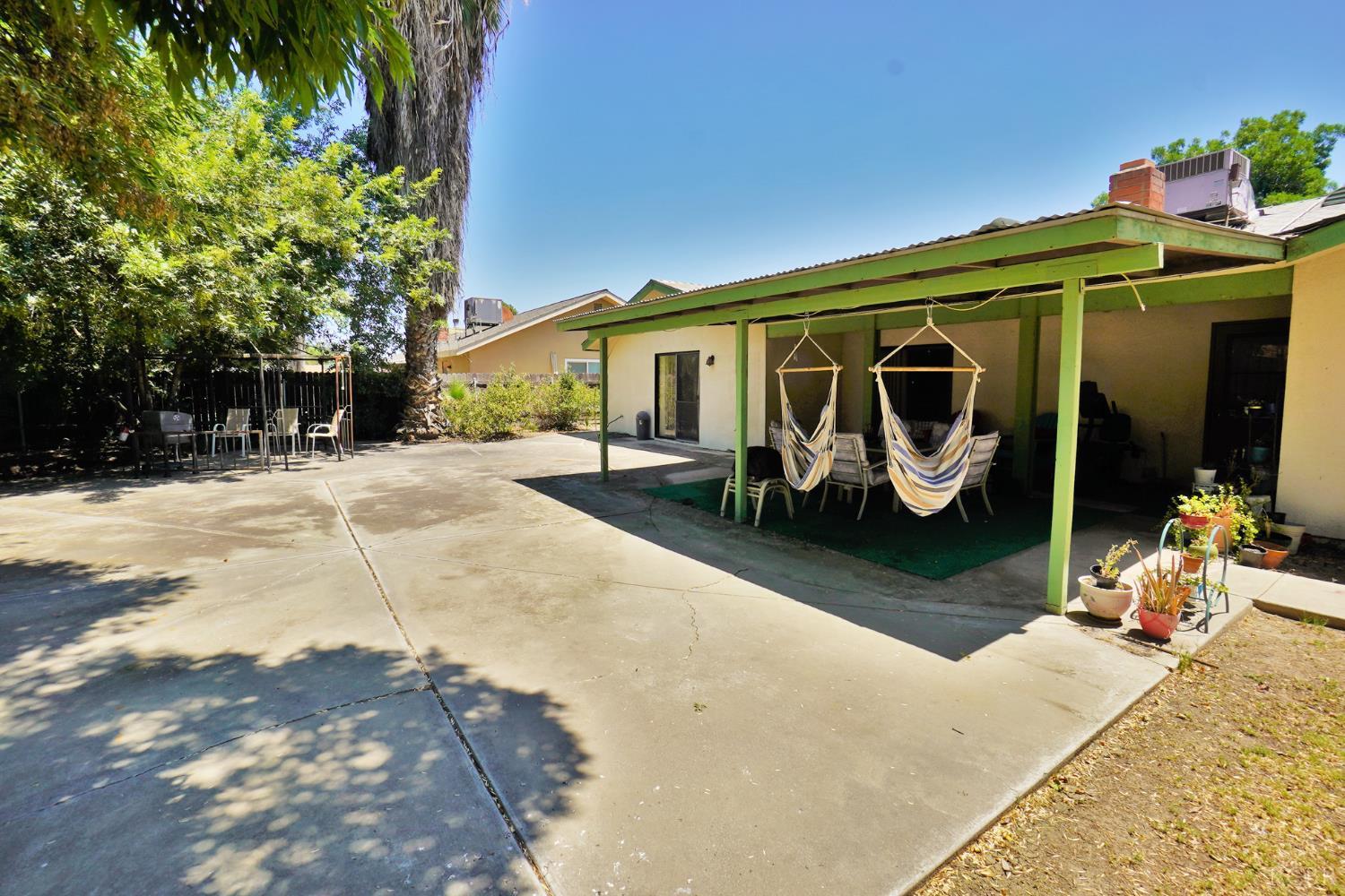 1200 Oxford Way, Hanford, CA 93230