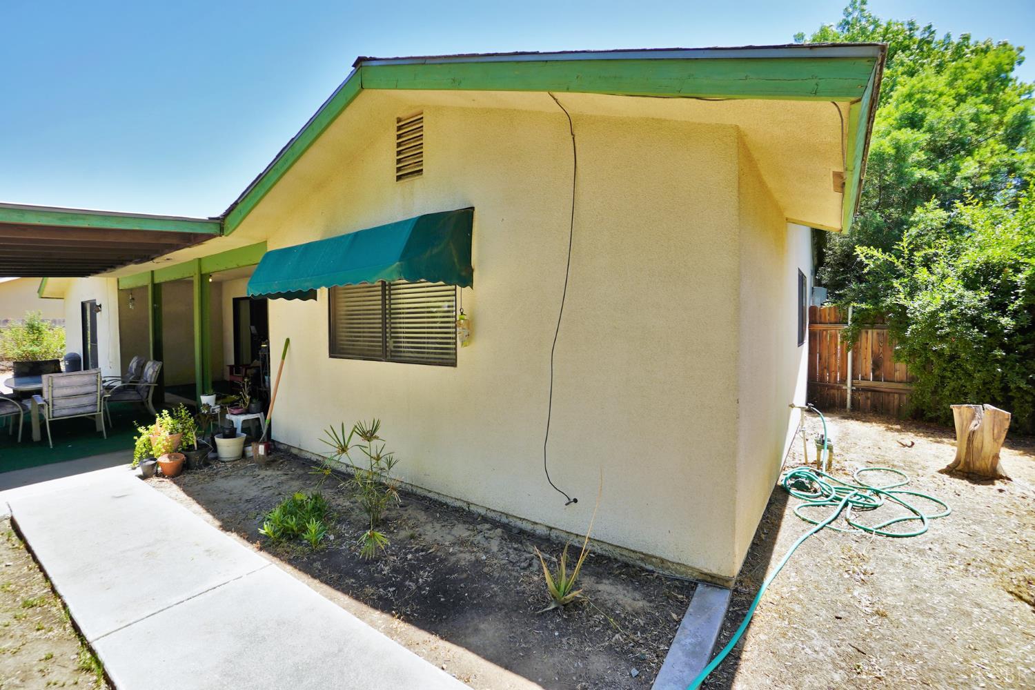 1200 Oxford Way, Hanford, CA 93230