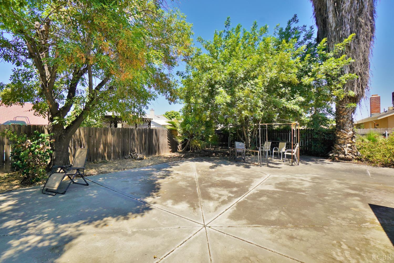 1200 Oxford Way, Hanford, CA 93230