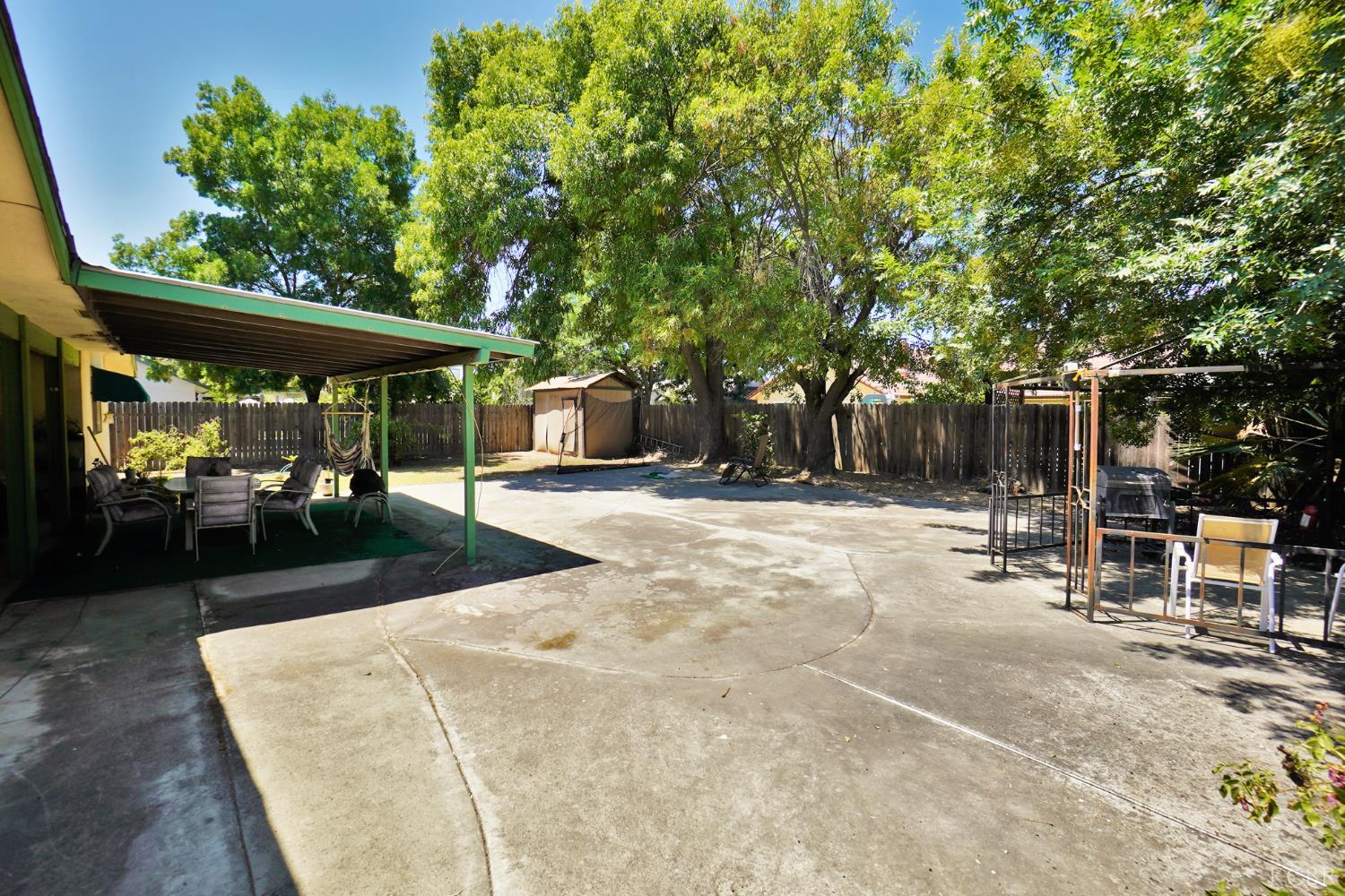 1200 Oxford Way, Hanford, CA 93230