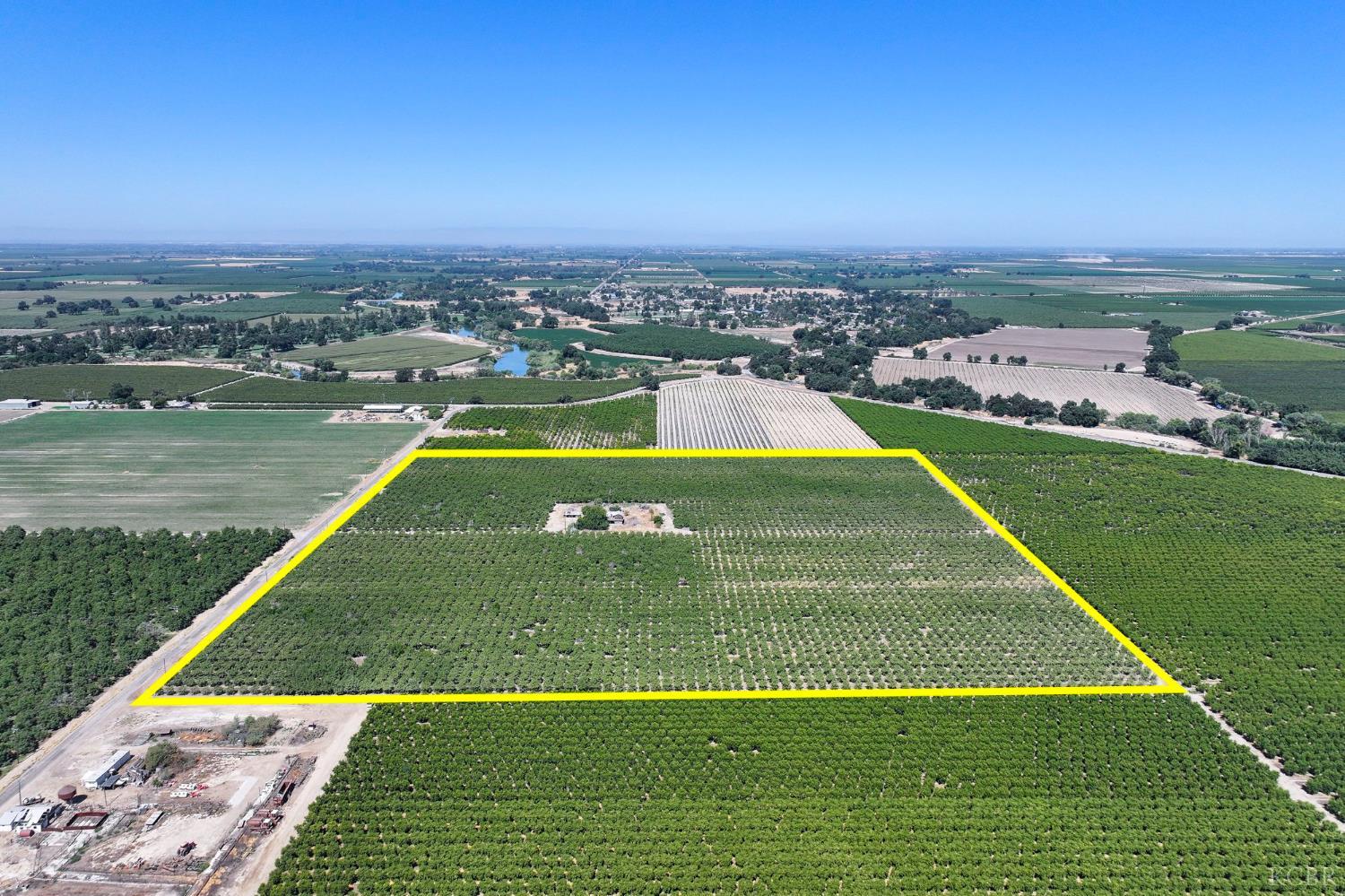 7476 E Mt. Whitney Ave, Laton, CA 93242