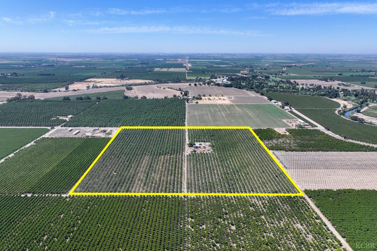 7476 E Mt. Whitney Ave, Laton, CA 93242