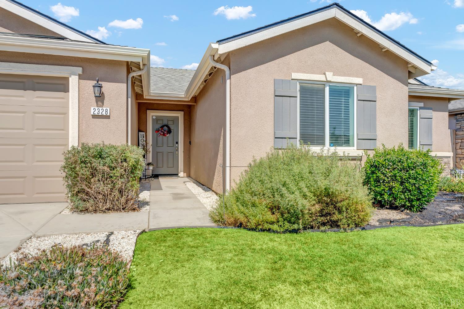 2328 Madeline Dr, Hanford, CA 93230