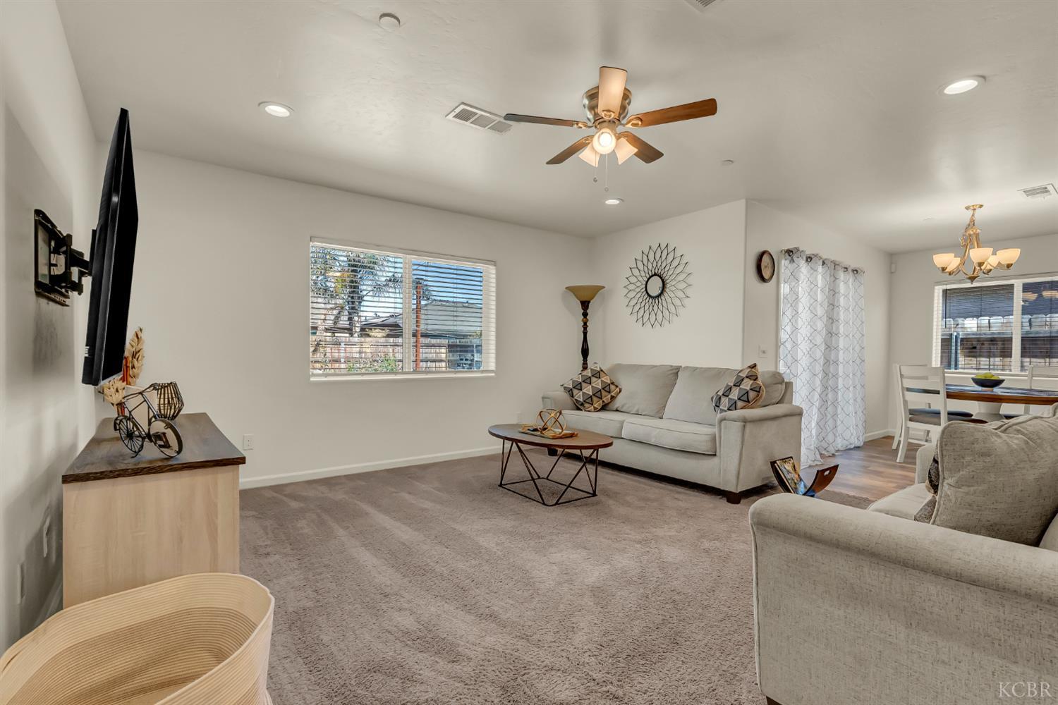 2328 Madeline Dr, Hanford, CA 93230