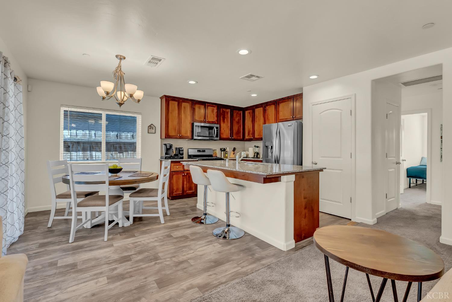 2328 Madeline Dr, Hanford, CA 93230