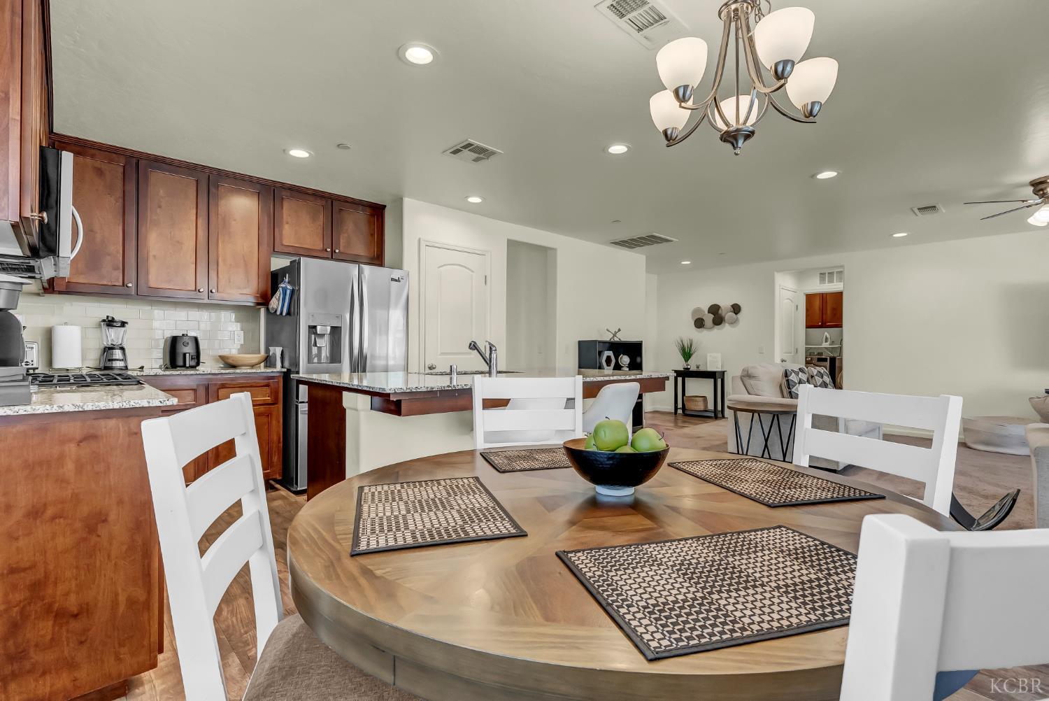 2328 Madeline Dr, Hanford, CA 93230