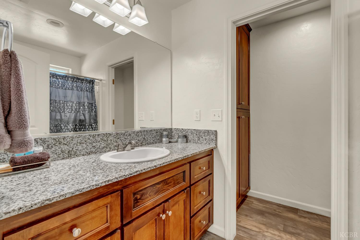 2328 Madeline Dr, Hanford, CA 93230