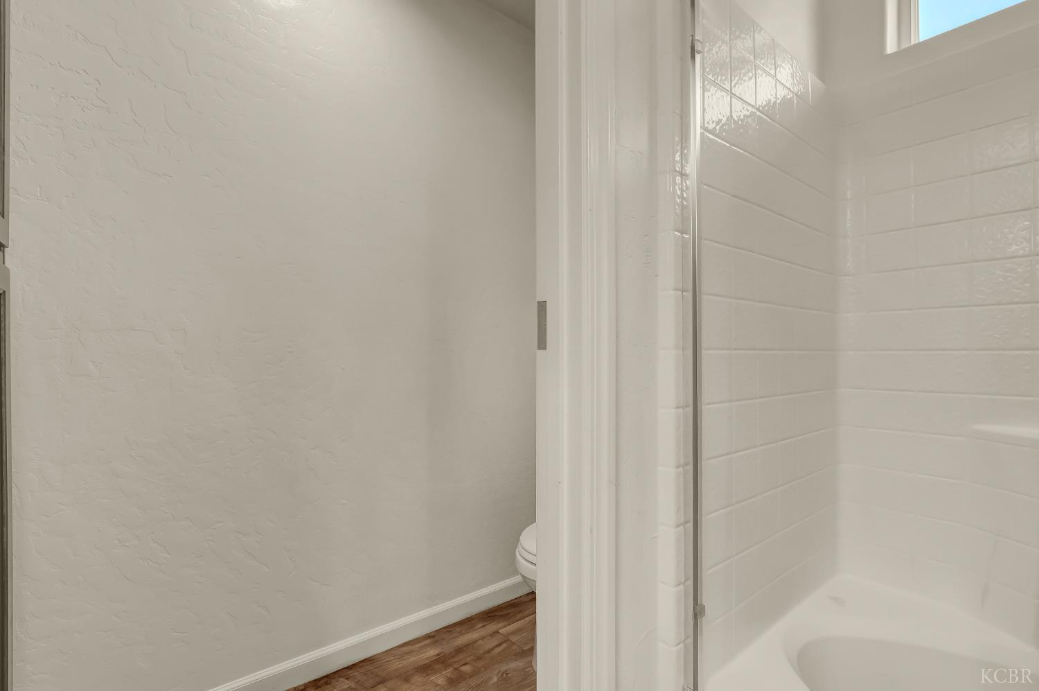 2328 Madeline Dr, Hanford, CA 93230