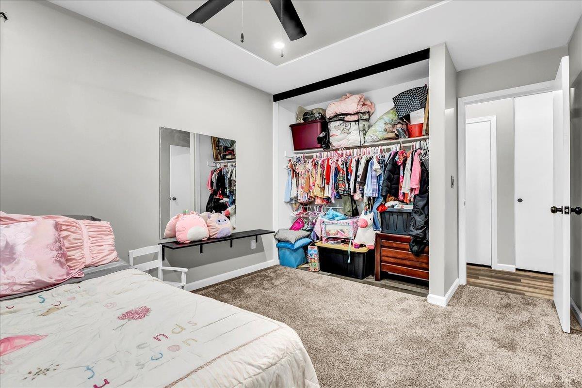 956 E Clover Ln, Hanford, CA 93230