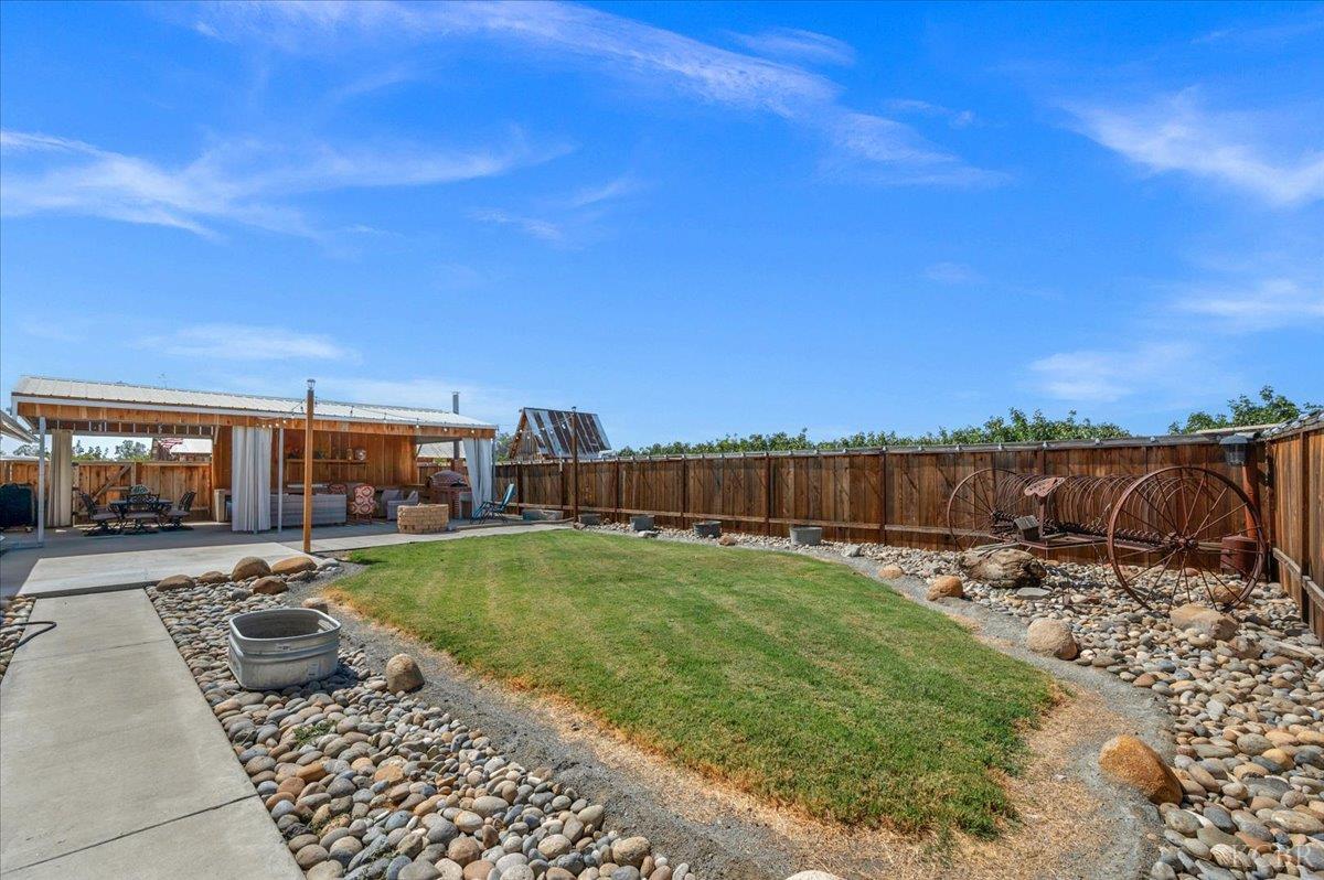 18356 Lansing Ave, Stratford, CA 93266