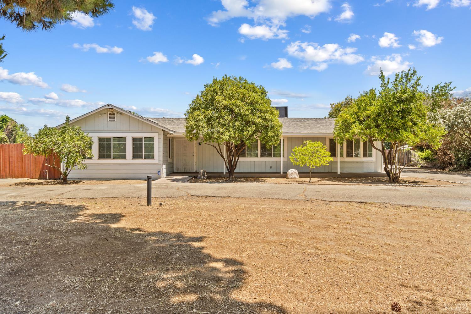 342 N Minnewawa Ave, Fresno, CA 93727