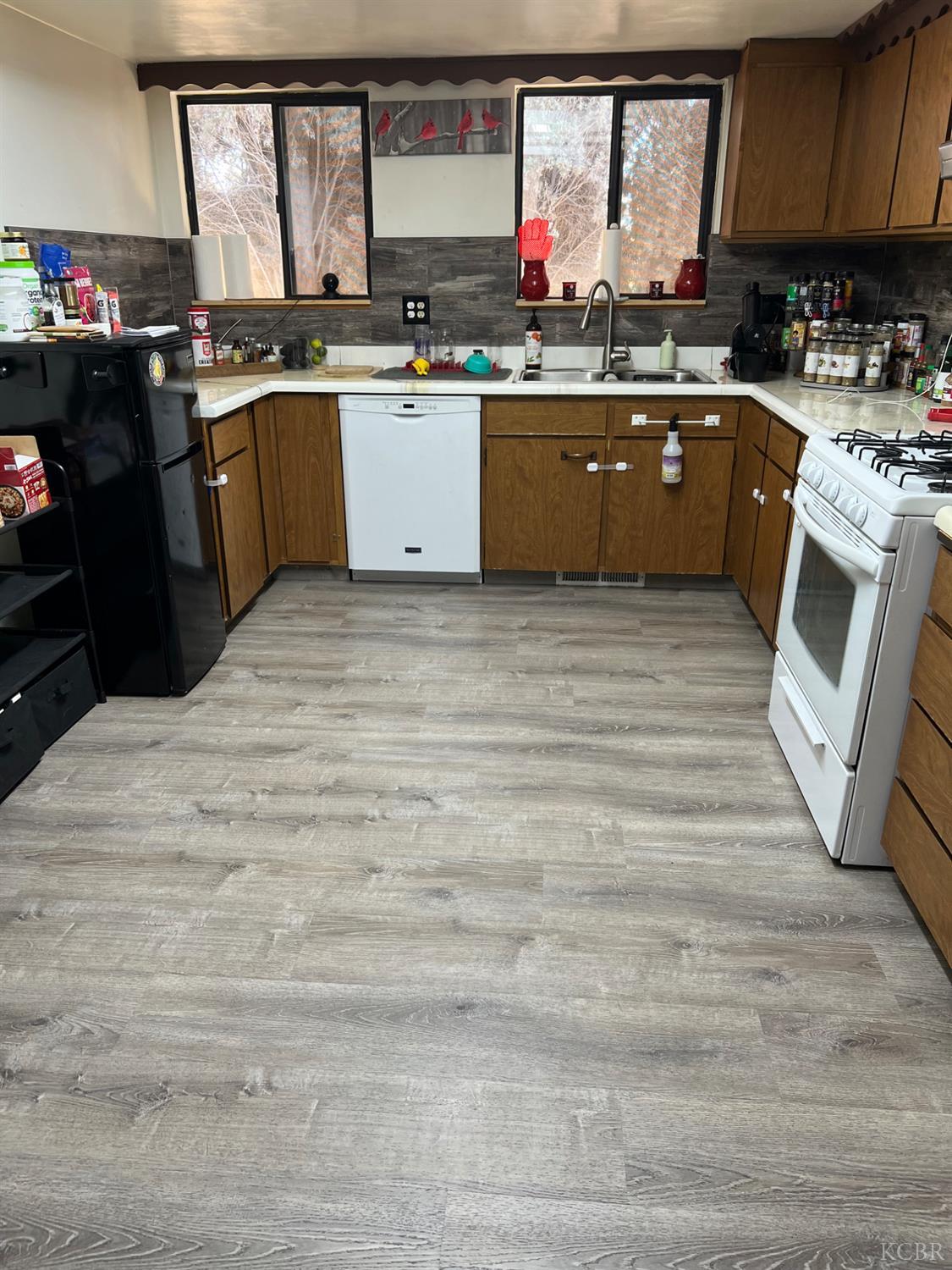 1807 Hardcastle Ave, Hanford, CA 93230