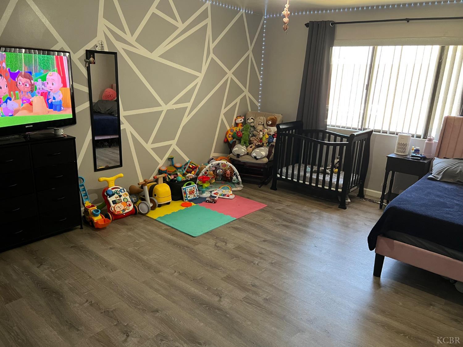 1807 Hardcastle Ave, Hanford, CA 93230