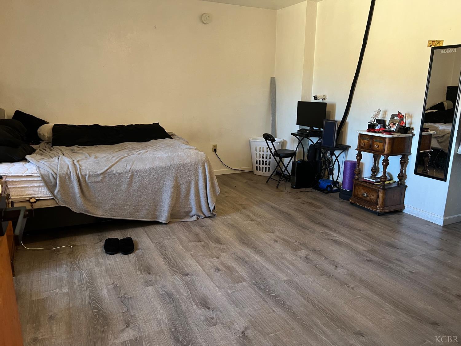 1807 Hardcastle Ave, Hanford, CA 93230