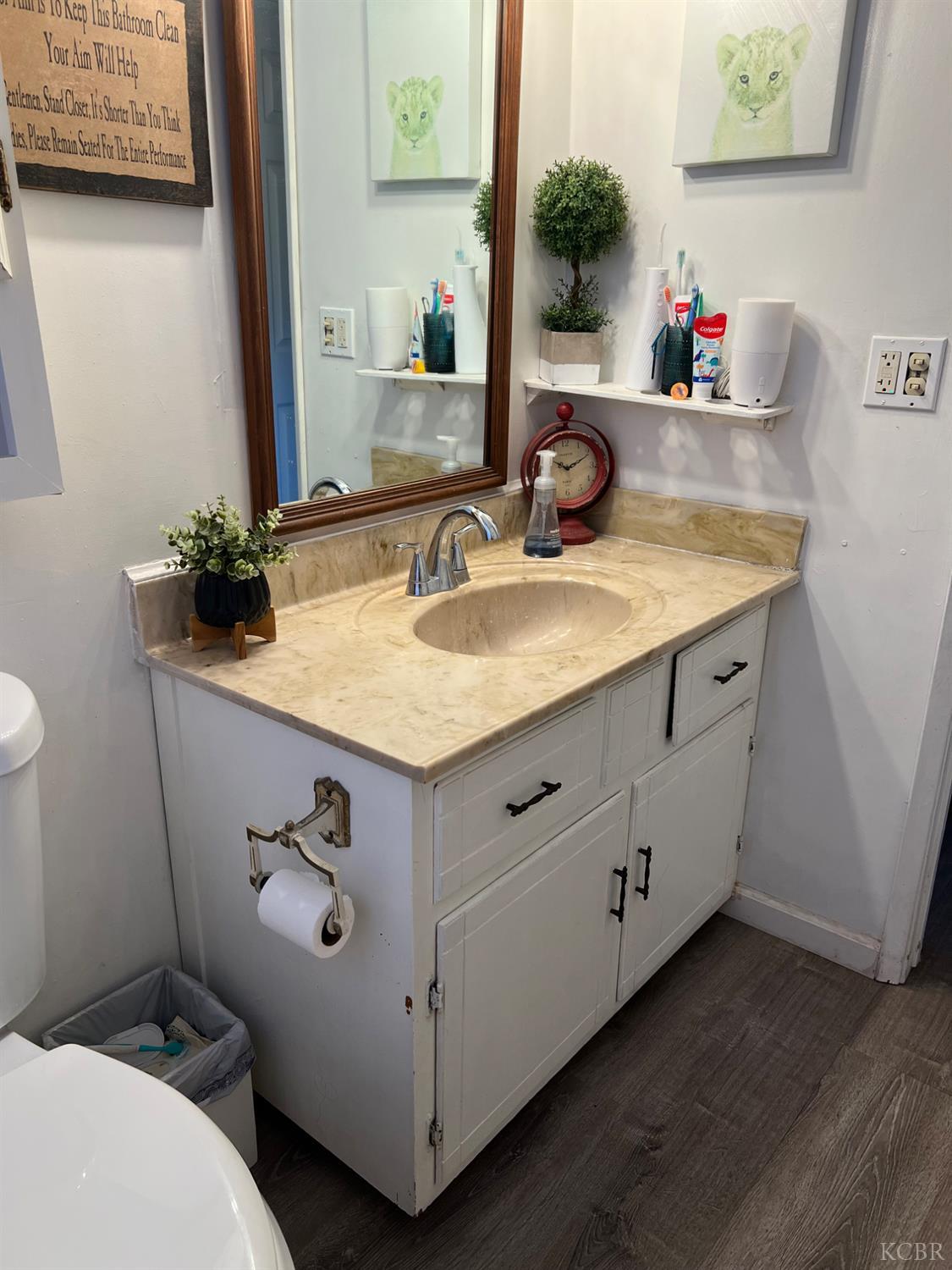 1807 Hardcastle Ave, Hanford, CA 93230