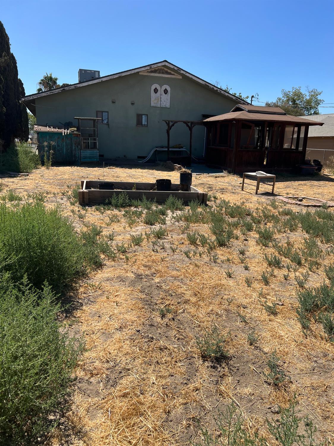 1807 Hardcastle Ave, Hanford, CA 93230