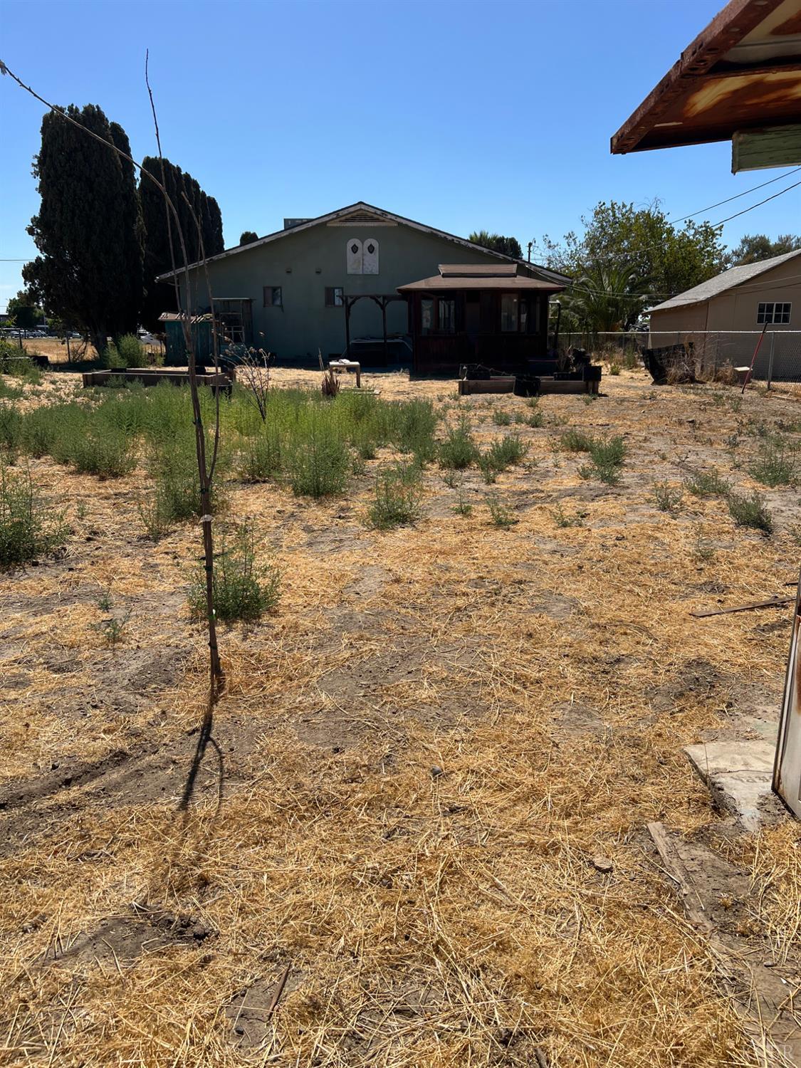 1807 Hardcastle Ave, Hanford, CA 93230