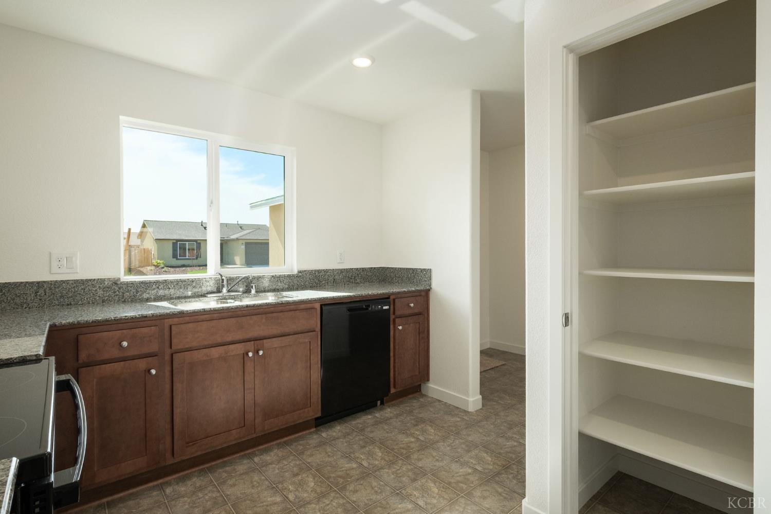 1720 Hume Lake Ave, Corcoran, CA 93212