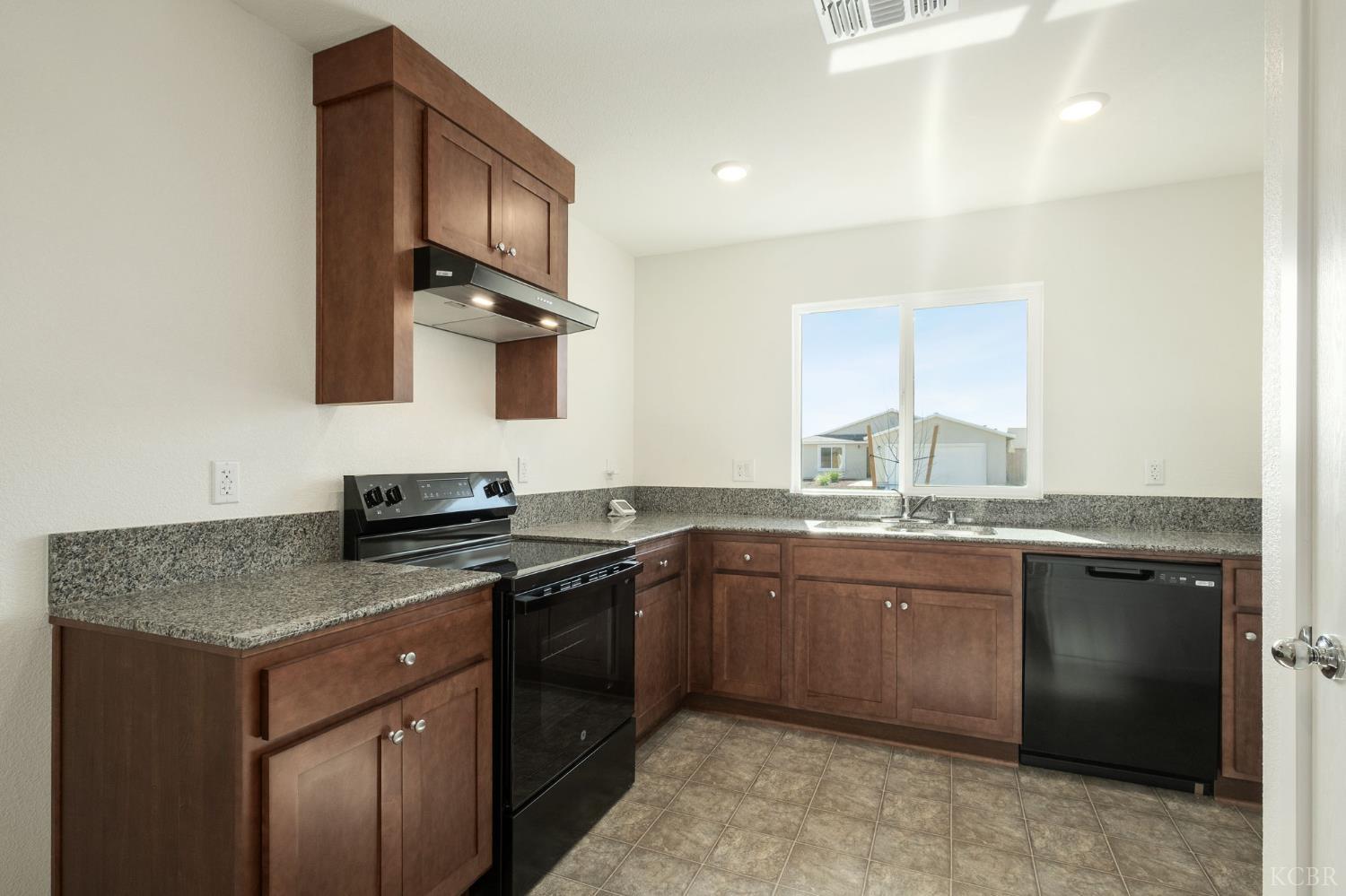 1720 Hume Lake Ave, Corcoran, CA 93212