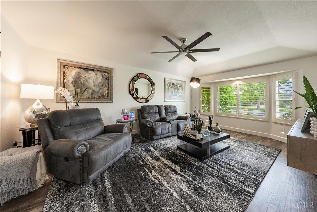 335 Helene St, Lemoore, CA 93245