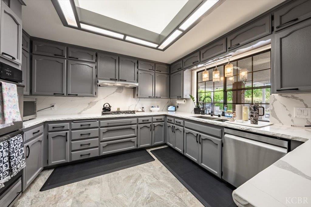 335 Helene St, Lemoore, CA 93245