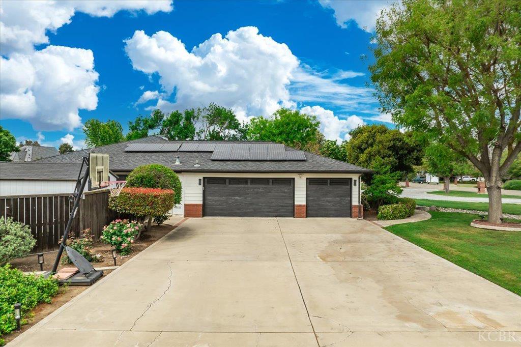 335 Helene St, Lemoore, CA 93245