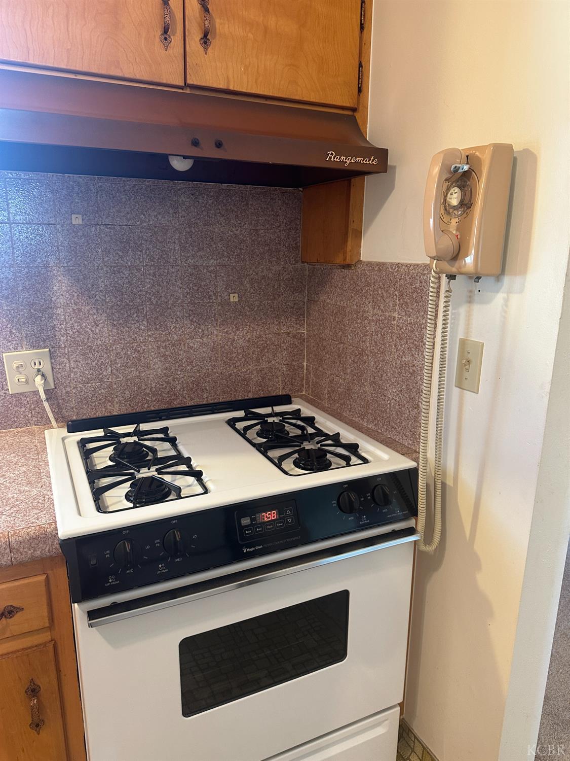 272 W Burlwood Ln, Lemoore, CA 93245