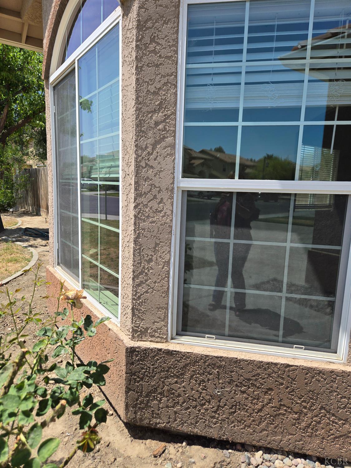 1131 Paradise Dr, Lemoore, CA 93245