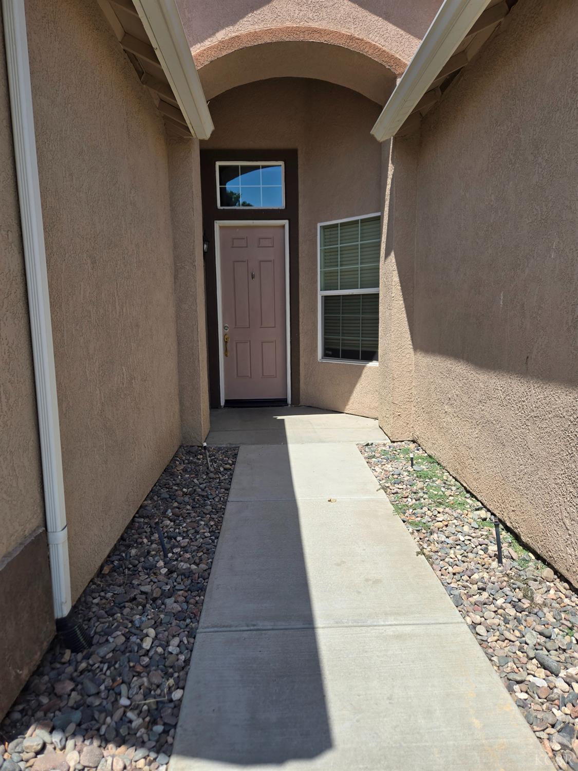 1131 Paradise Dr, Lemoore, CA 93245