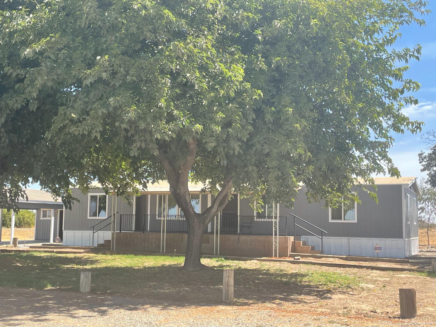 13941 9th Ave, Hanford, CA 93230