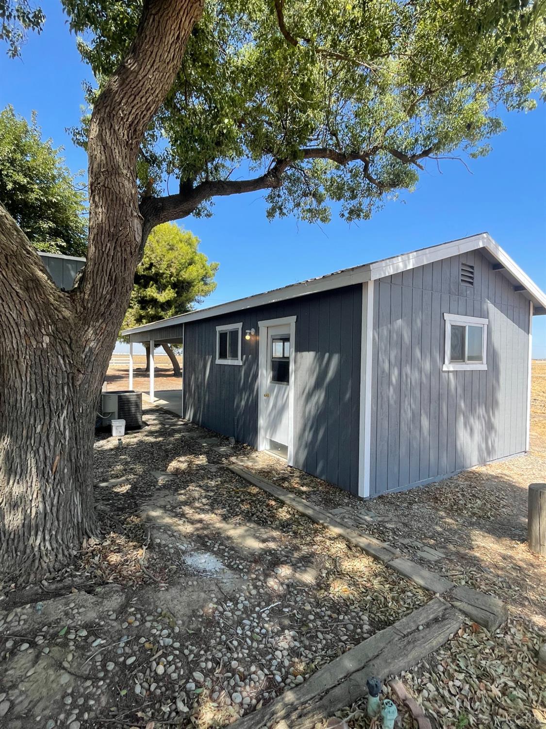 13941 9th Ave, Hanford, CA 93230