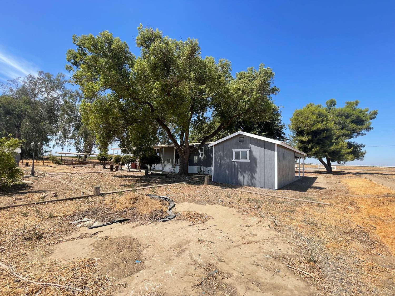 13941 9th Ave, Hanford, CA 93230