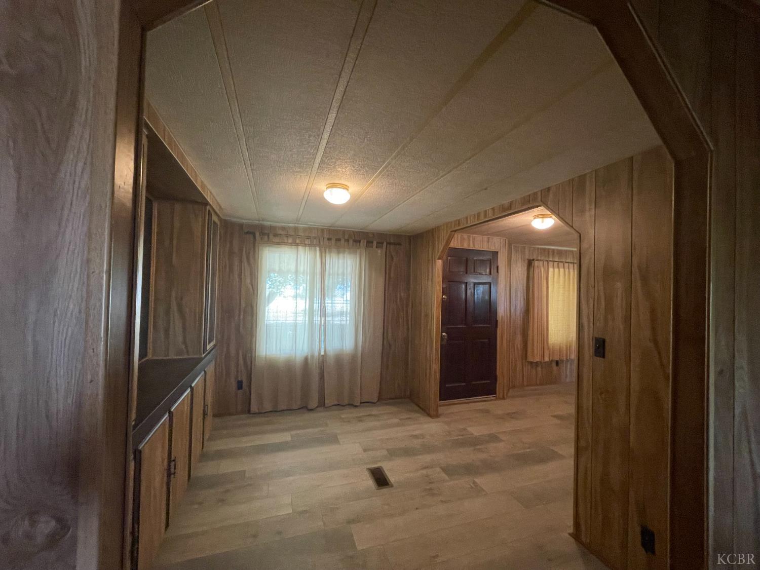 13941 9th Ave, Hanford, CA 93230