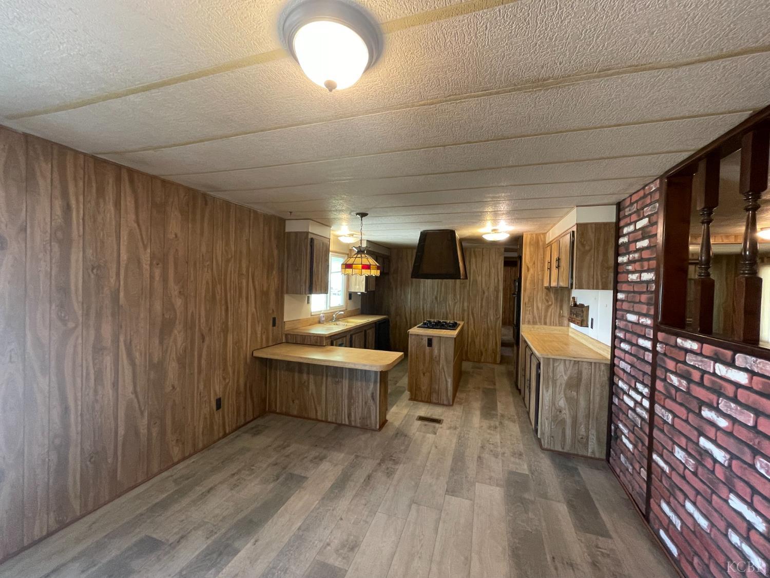 13941 9th Ave, Hanford, CA 93230