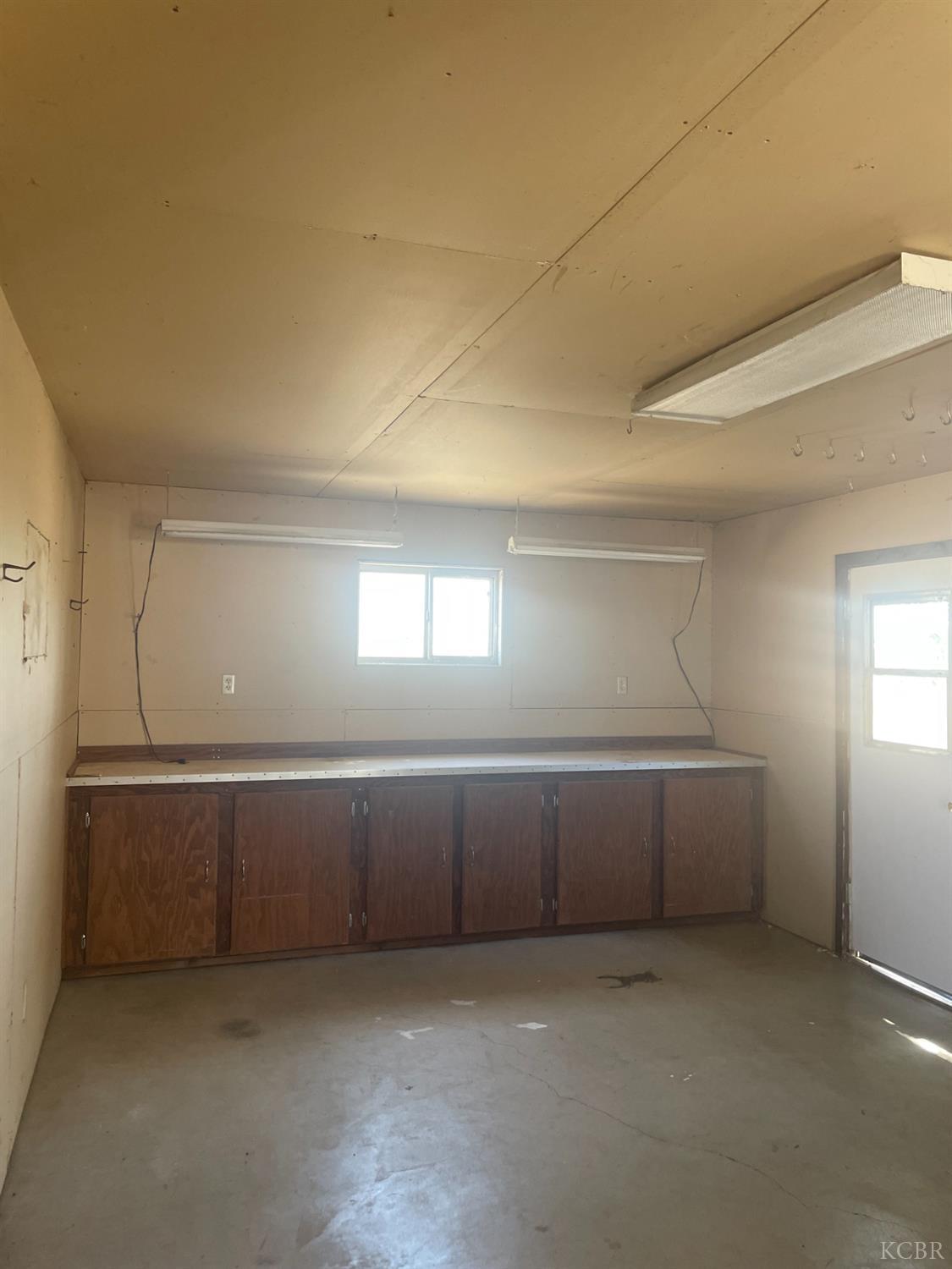 13941 9th Ave, Hanford, CA 93230