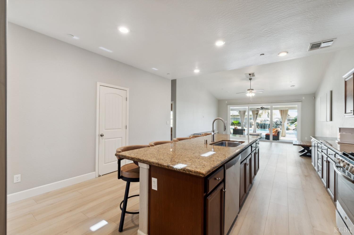 1999 W Hayward St W, Hanford, CA 93230