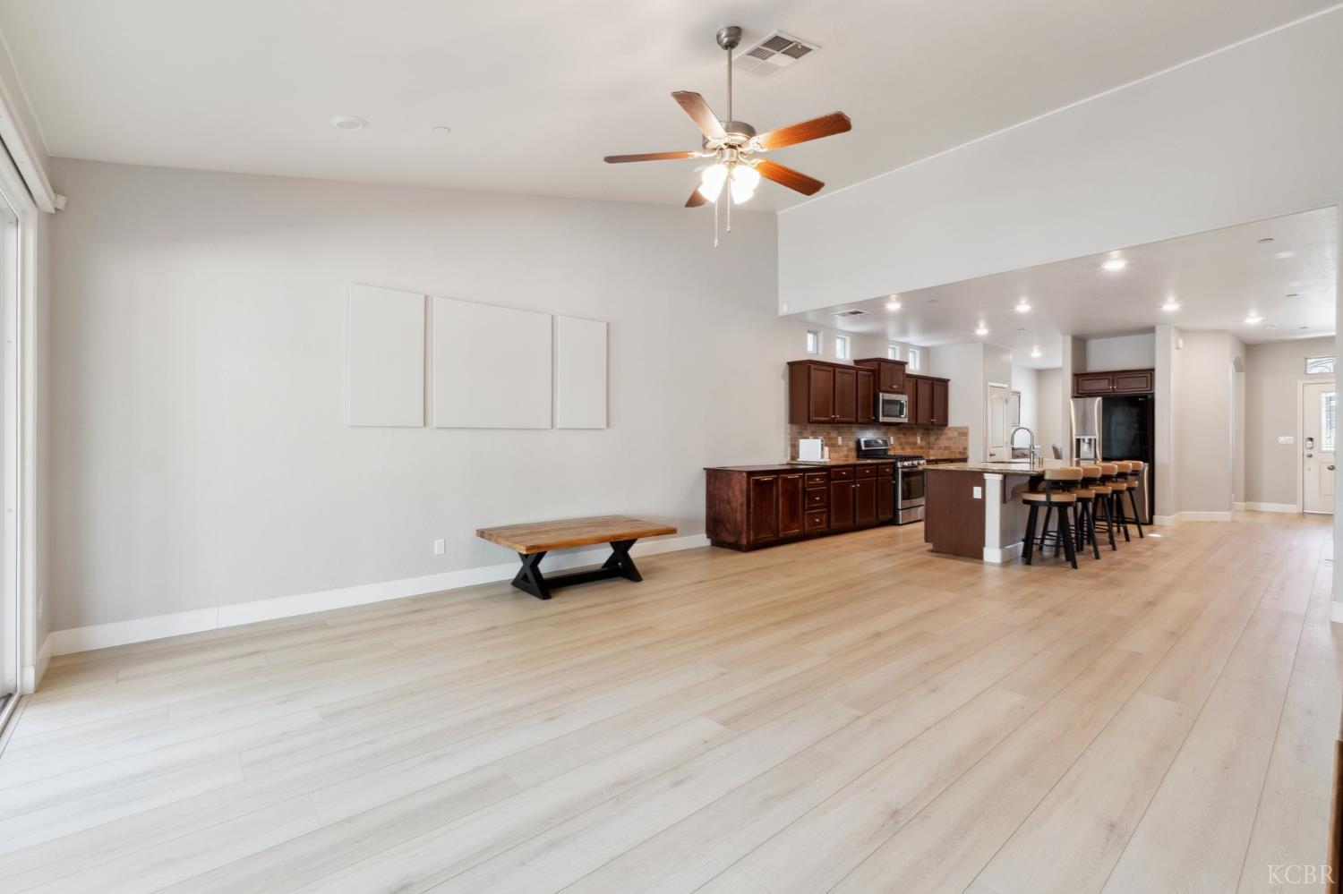 1999 W Hayward St W, Hanford, CA 93230