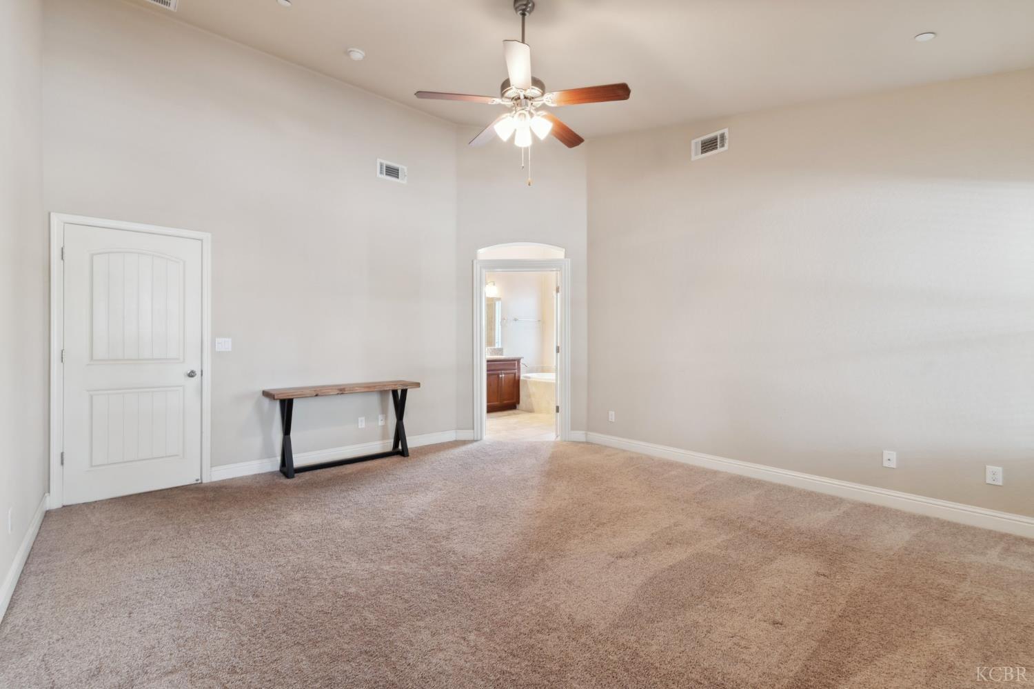 1999 W Hayward St W, Hanford, CA 93230